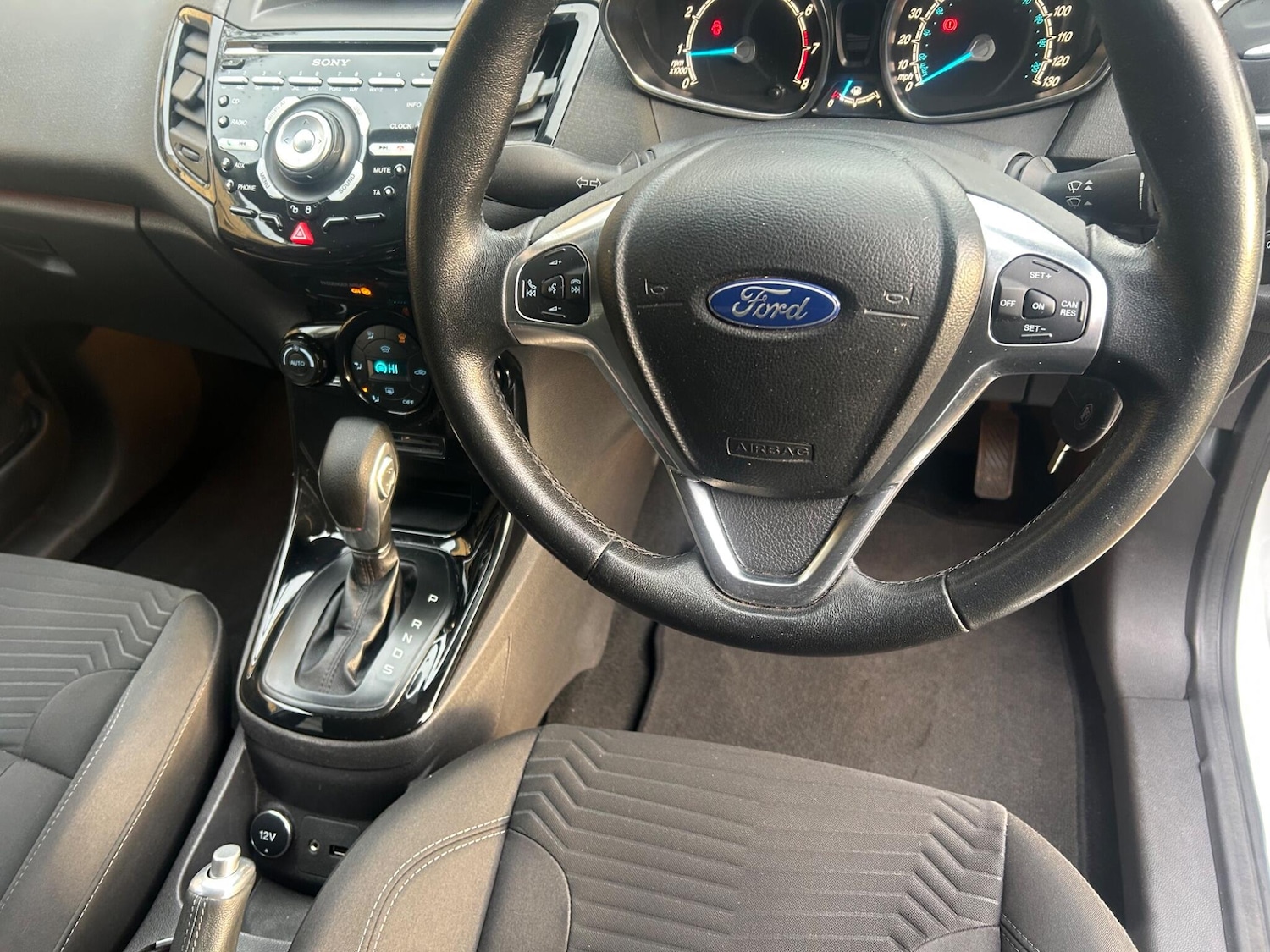 Used Ford Fiesta 2014 for sale - 76976775: Photo 44