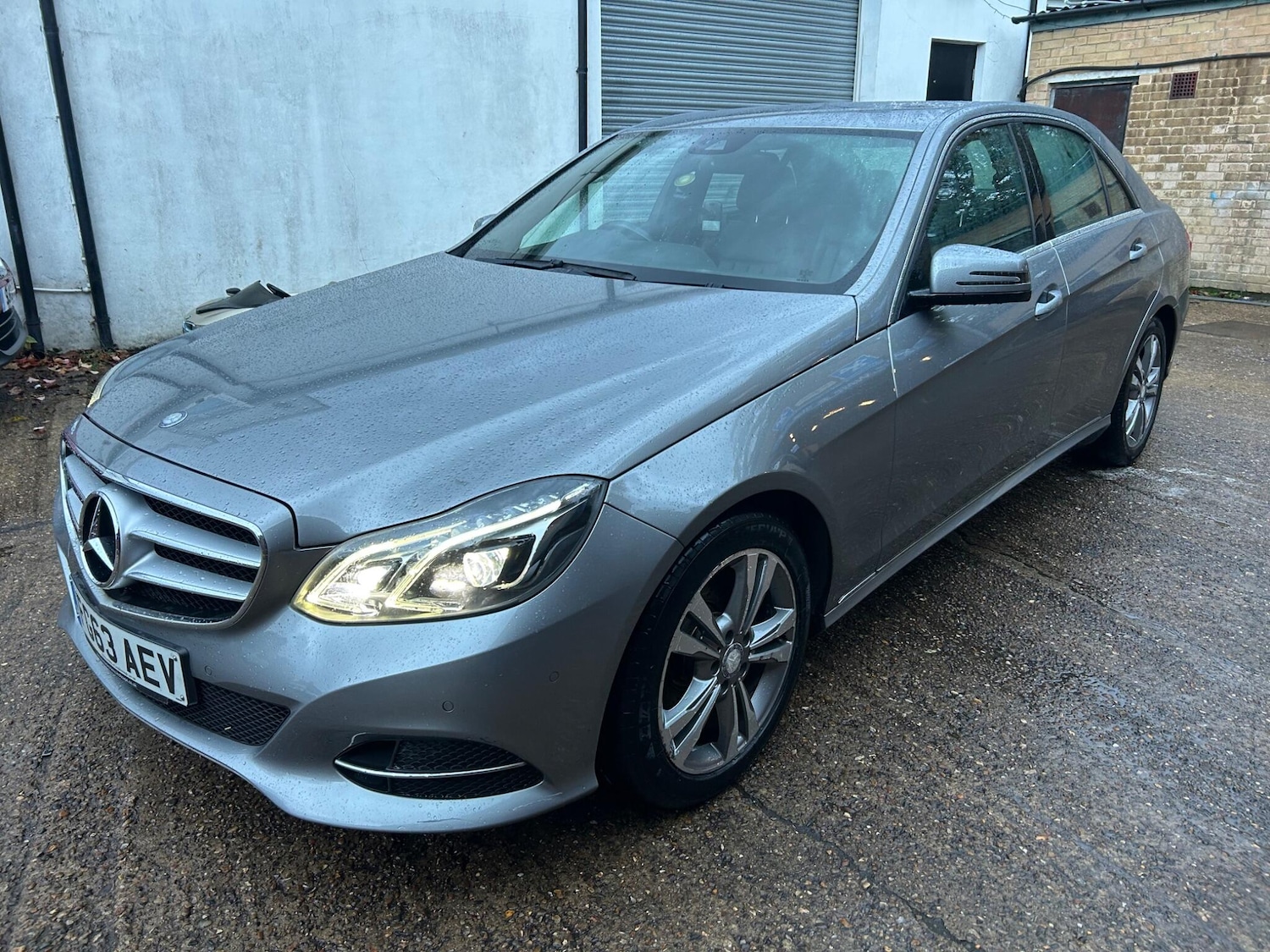 Used Mercedes-Benz E Class 2013 for sale - 76431855: Photo 1