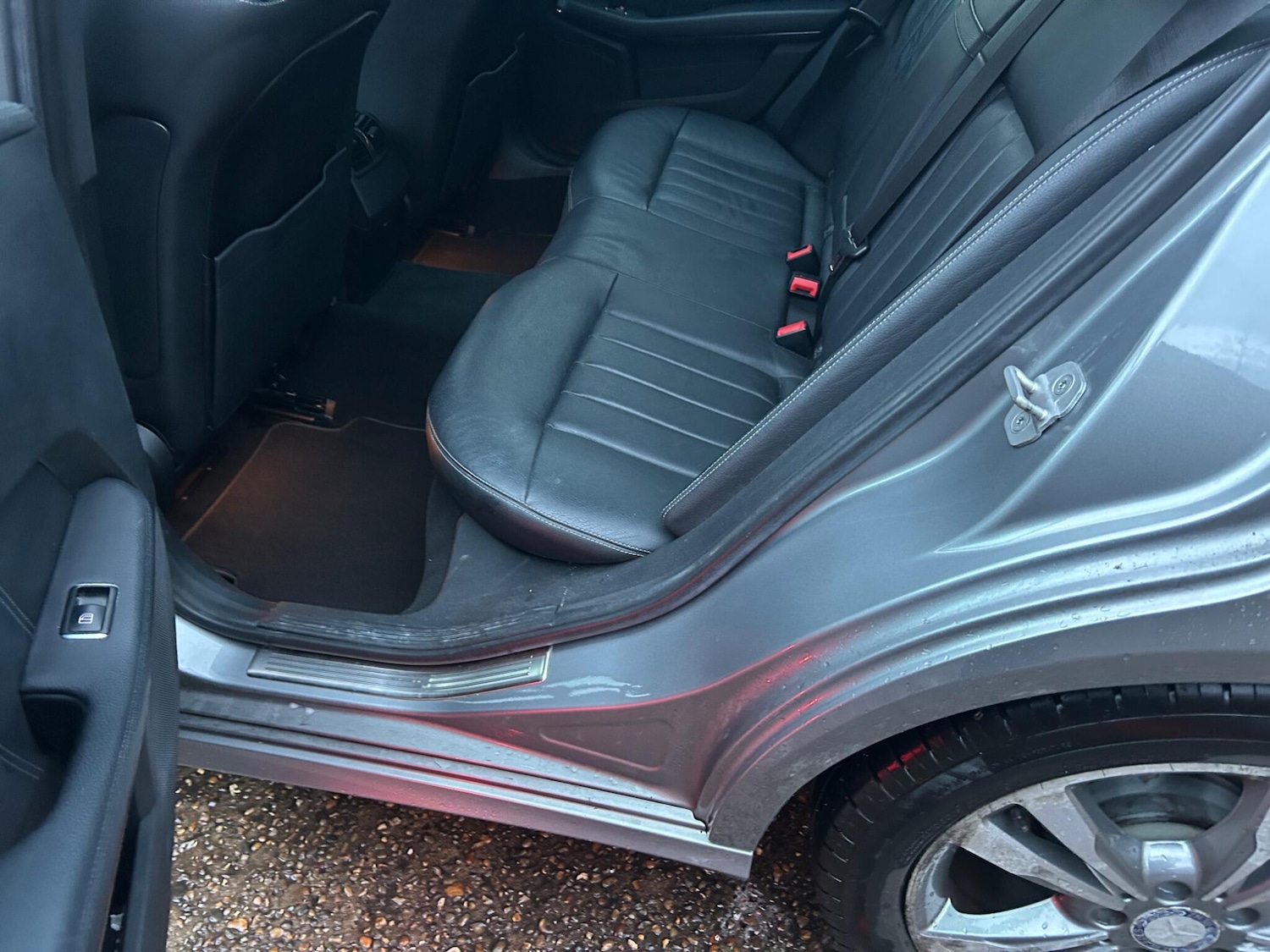 Used Mercedes-Benz E Class 2013 for sale - 76431855: Photo 25