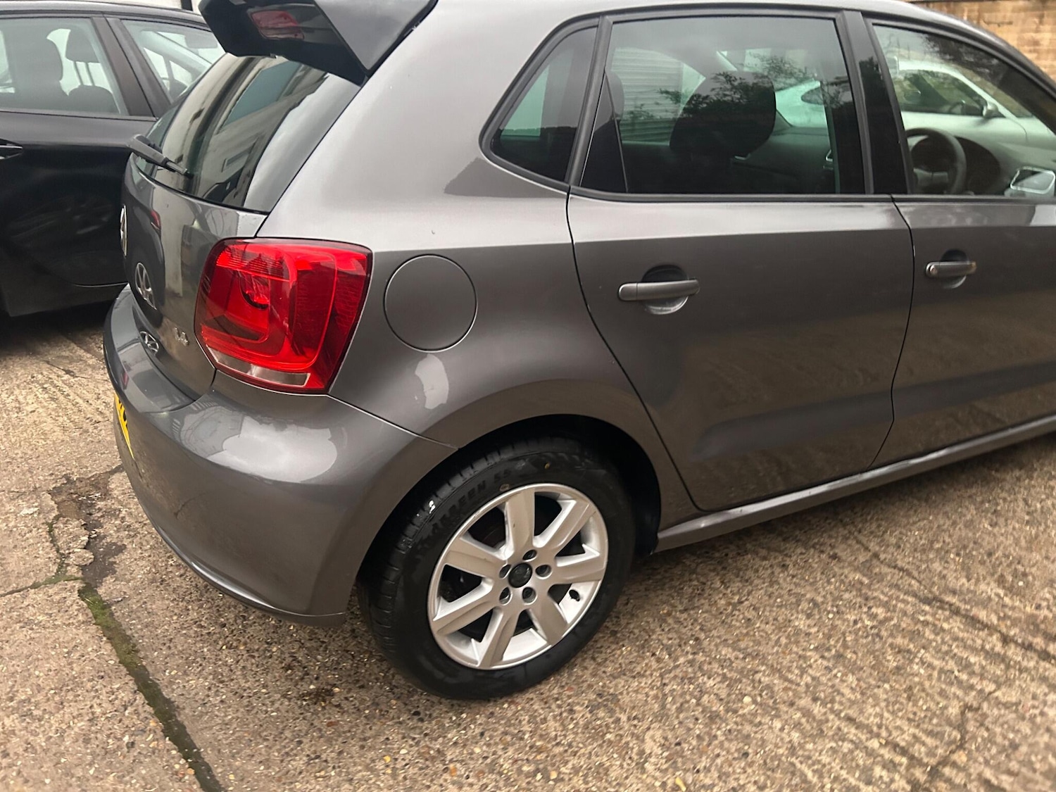 Used Volkswagen Polo 2011 for sale - 76499737: Photo 11