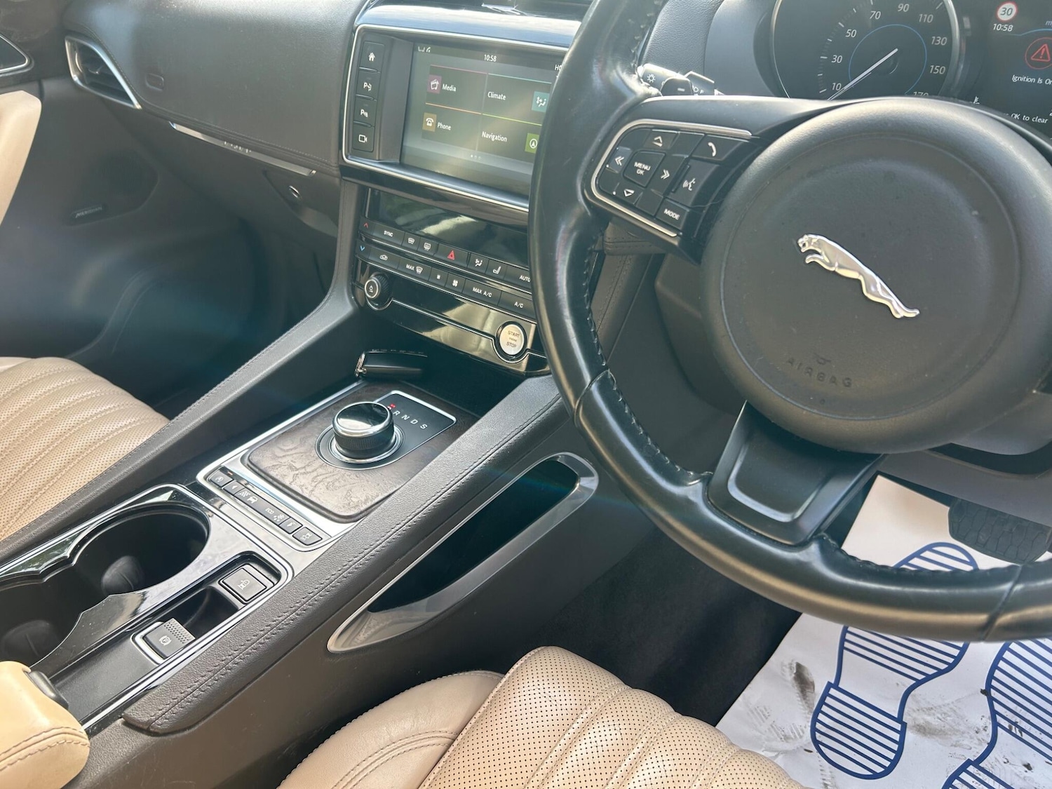 Used Jaguar F-Pace 2016 for sale - 76409467: Photo 14