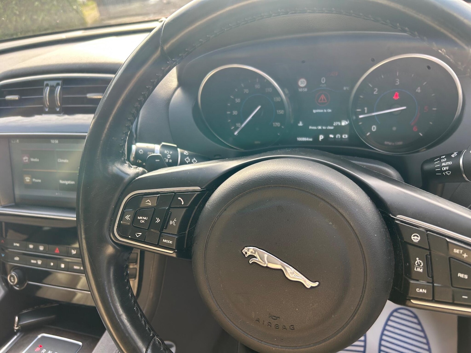 Used Jaguar F-Pace 2016 for sale - 76409467: Photo 32