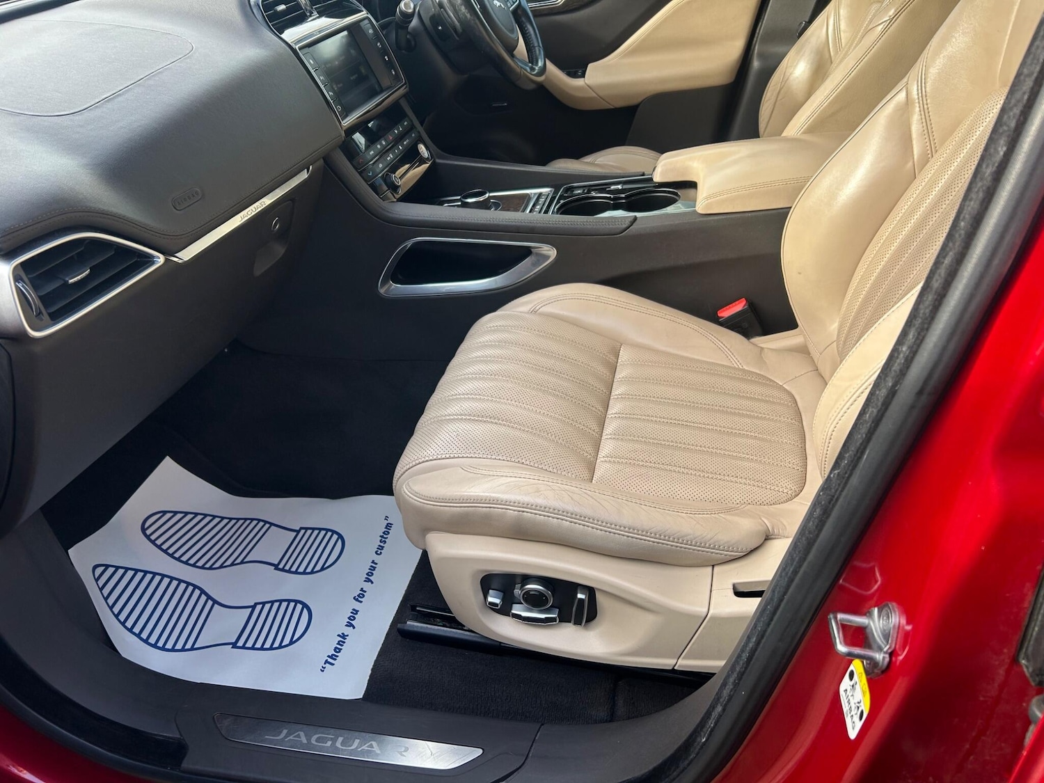 Used Jaguar F-Pace 2016 for sale - 76409467: Photo 33