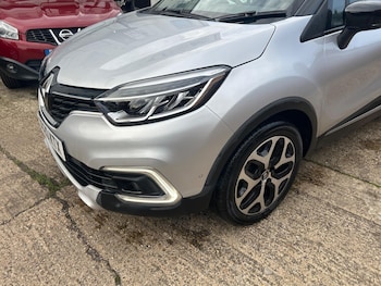 Used Renault Captur 2020 for sale - 76472768: Photo