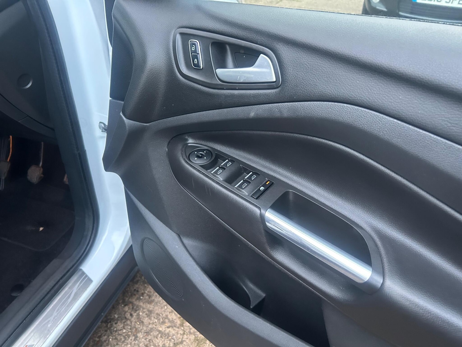 Used Ford Kuga 2015 for sale - 76964407: Photo 43