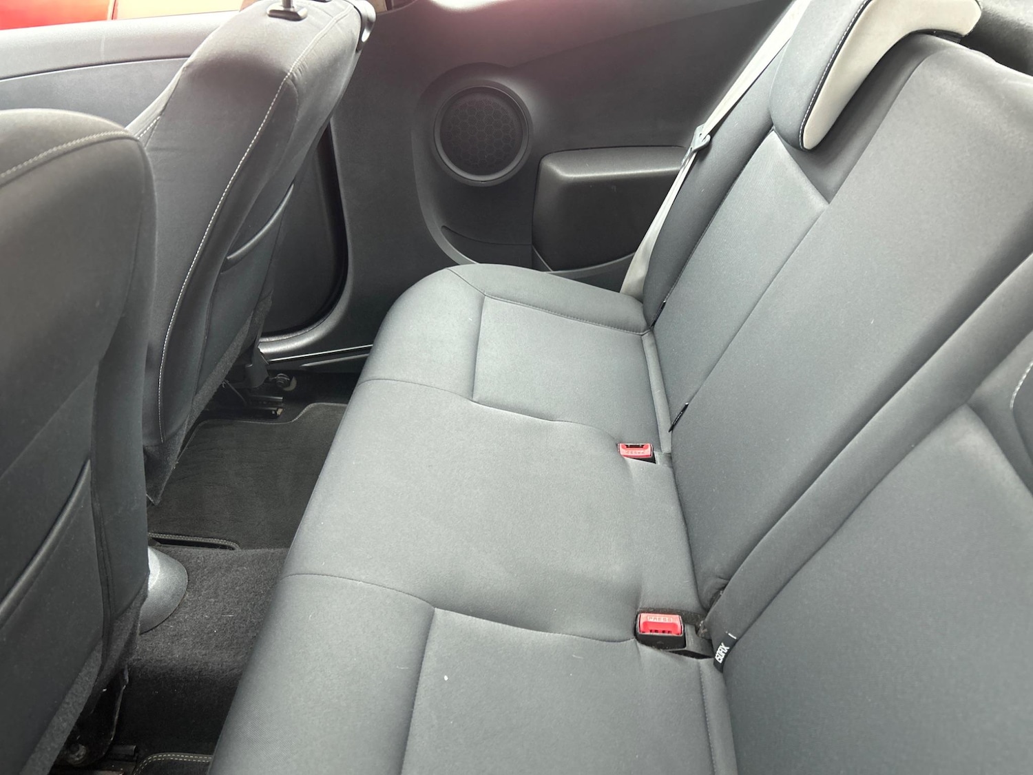 Used Renault Clio 2010 for sale - 76996030: Photo 26