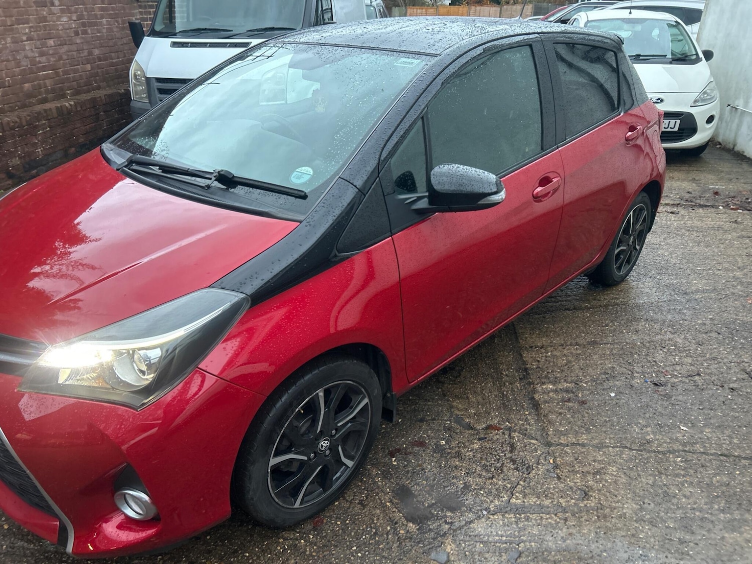 Used Toyota Yaris 2016 for sale - 76585036: Photo 15