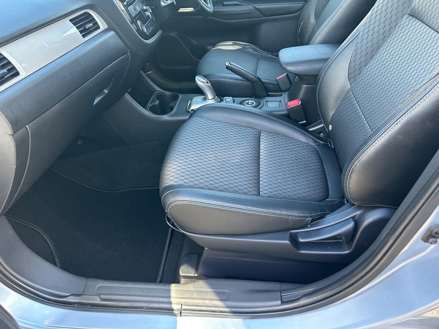 Used Mitsubishi Outlander for sale - 78115469: Photo 31