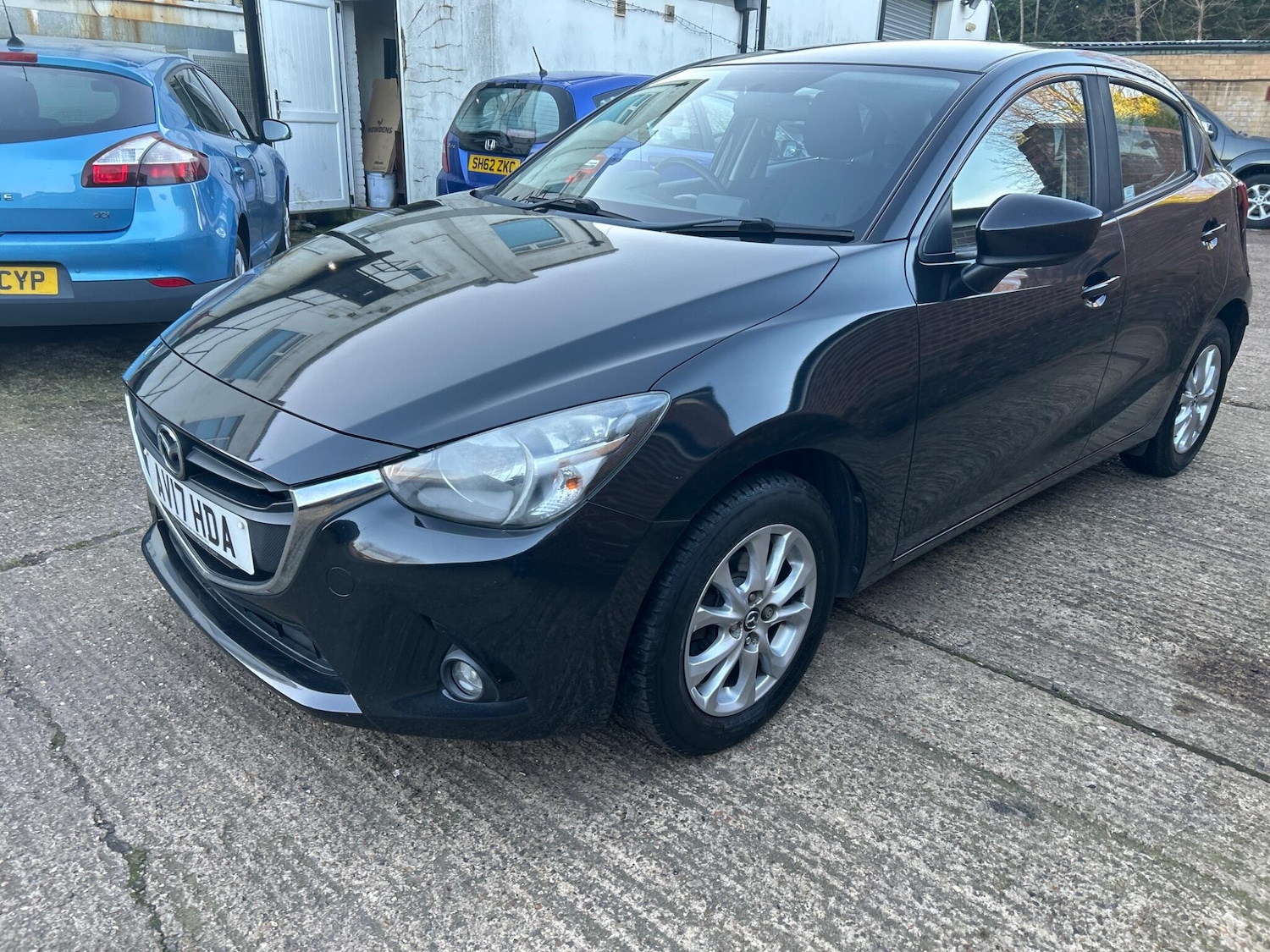 Used Mazda Mazda2 for sale - 77683403: Photo 3