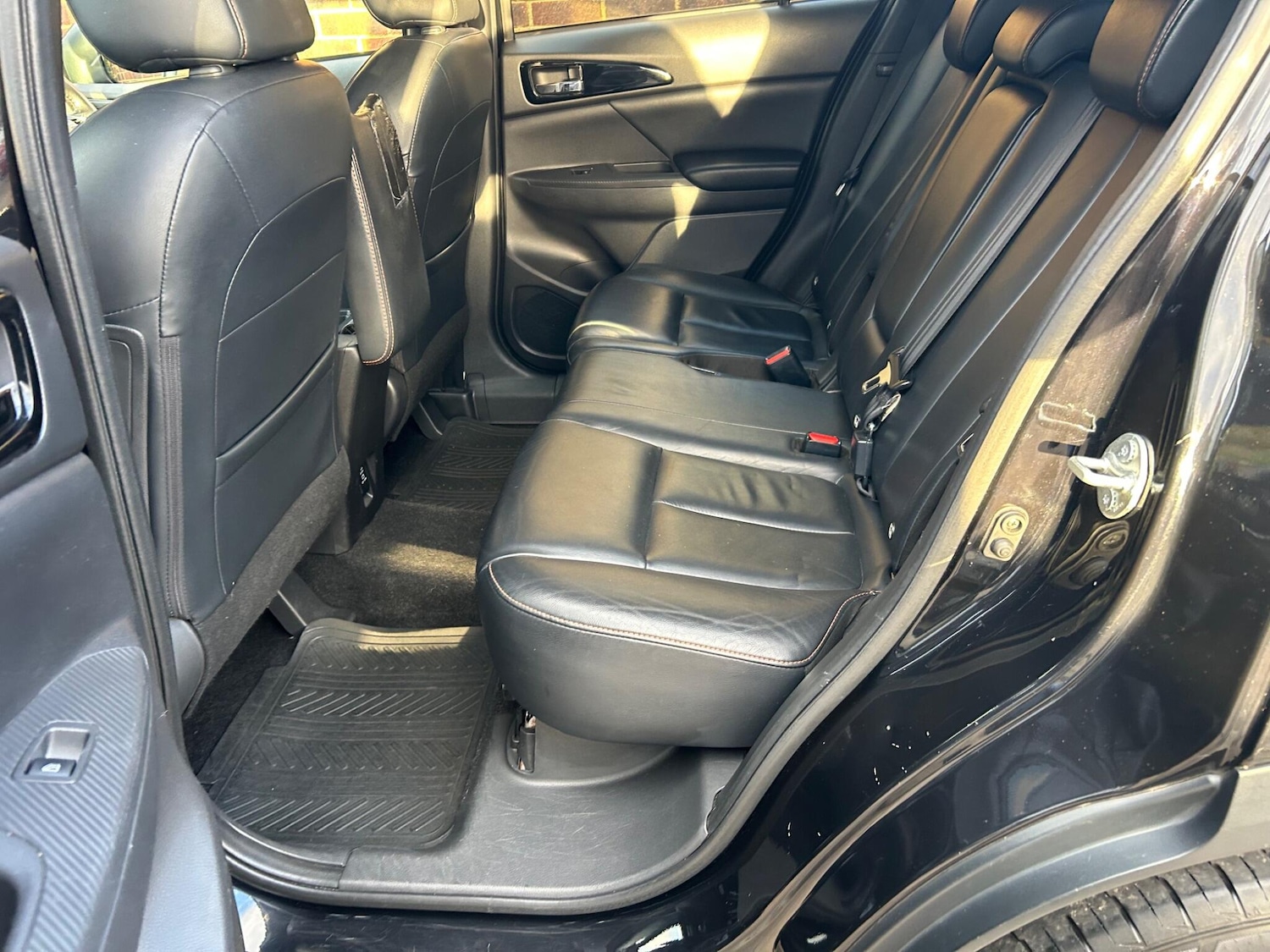 Used Mitsubishi Eclipse Cross for sale - 76993402: Photo 28