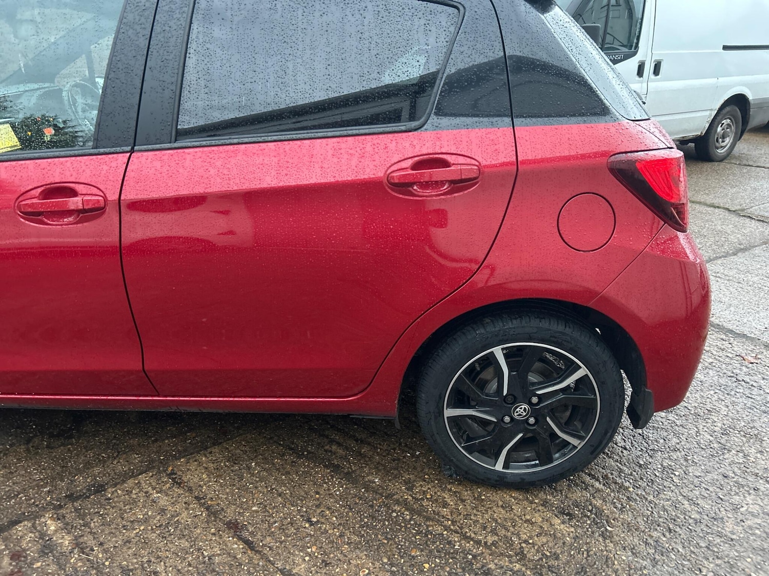 Used Toyota Yaris 2016 for sale - 76992226: Photo 13