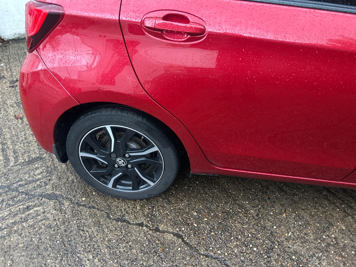 Used Toyota Yaris 2016 for sale - 76992226: Photo 9