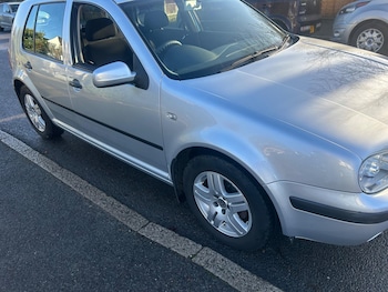 Used Volkswagen Golf 2003 for sale - 77015995: Photo