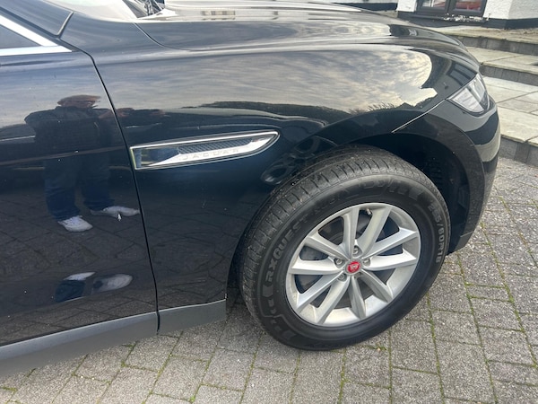 Used Jaguar F-Pace 2018 for sale - 76317944: Photo 15
