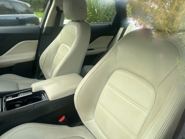 Used Jaguar F-Pace 2018 for sale - 76317944: Photo 28