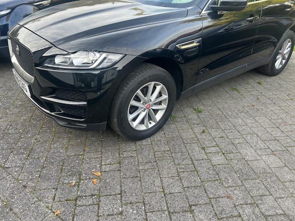Used Jaguar F-Pace 2018 for sale - 76317944: Photo 2