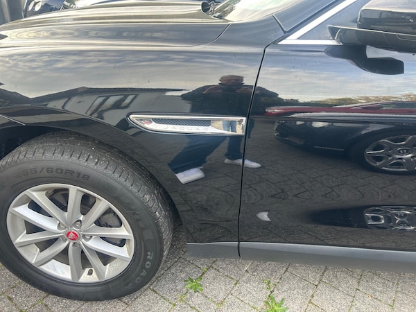 Used Jaguar F-Pace 2018 for sale - 76317944: Photo 4