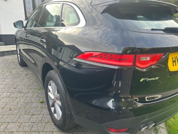 Used Jaguar F-Pace 2018 for sale - 76317944: Photo 8