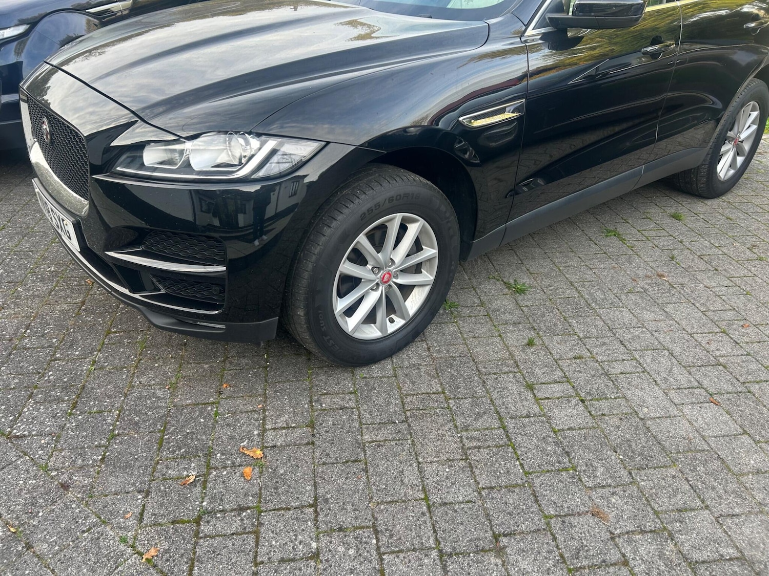 Used Jaguar F-Pace for sale - 76995803: Photo 2