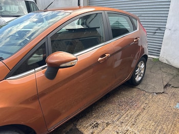 Used Ford Fiesta 2015 for sale - 74811143: Photo