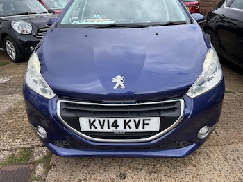 Used Peugeot 208 2014 for sale - 75914793: Photo