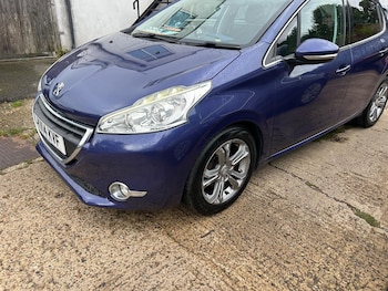 Used Peugeot 208 2014 for sale - 75914793: Photo