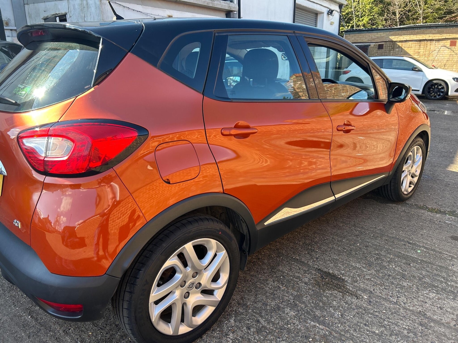 Used Renault Captur for sale - 78116020: Photo 10