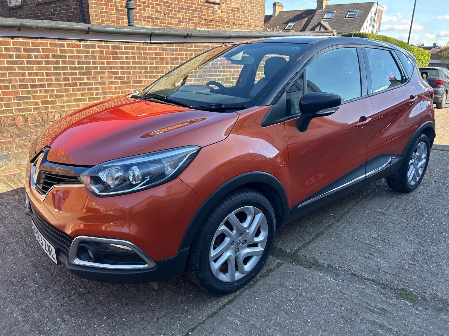 Used Renault Captur for sale - 78116020: Photo 2