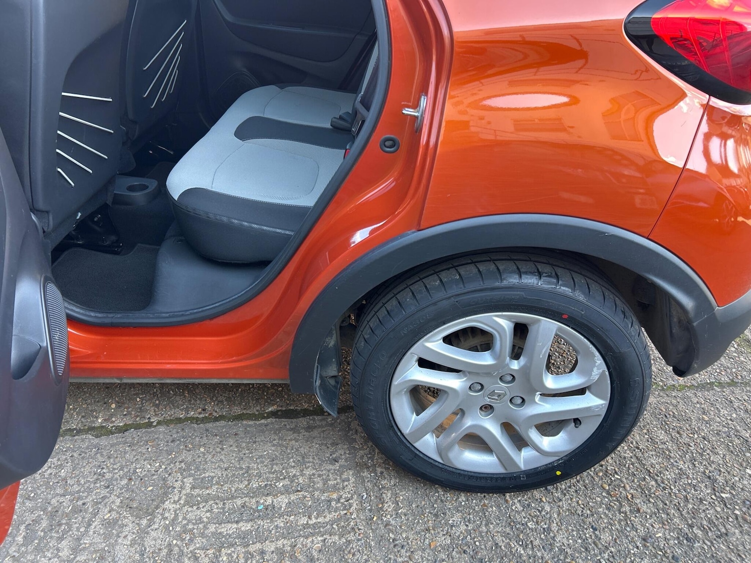 Used Renault Captur for sale - 78116020: Photo 21