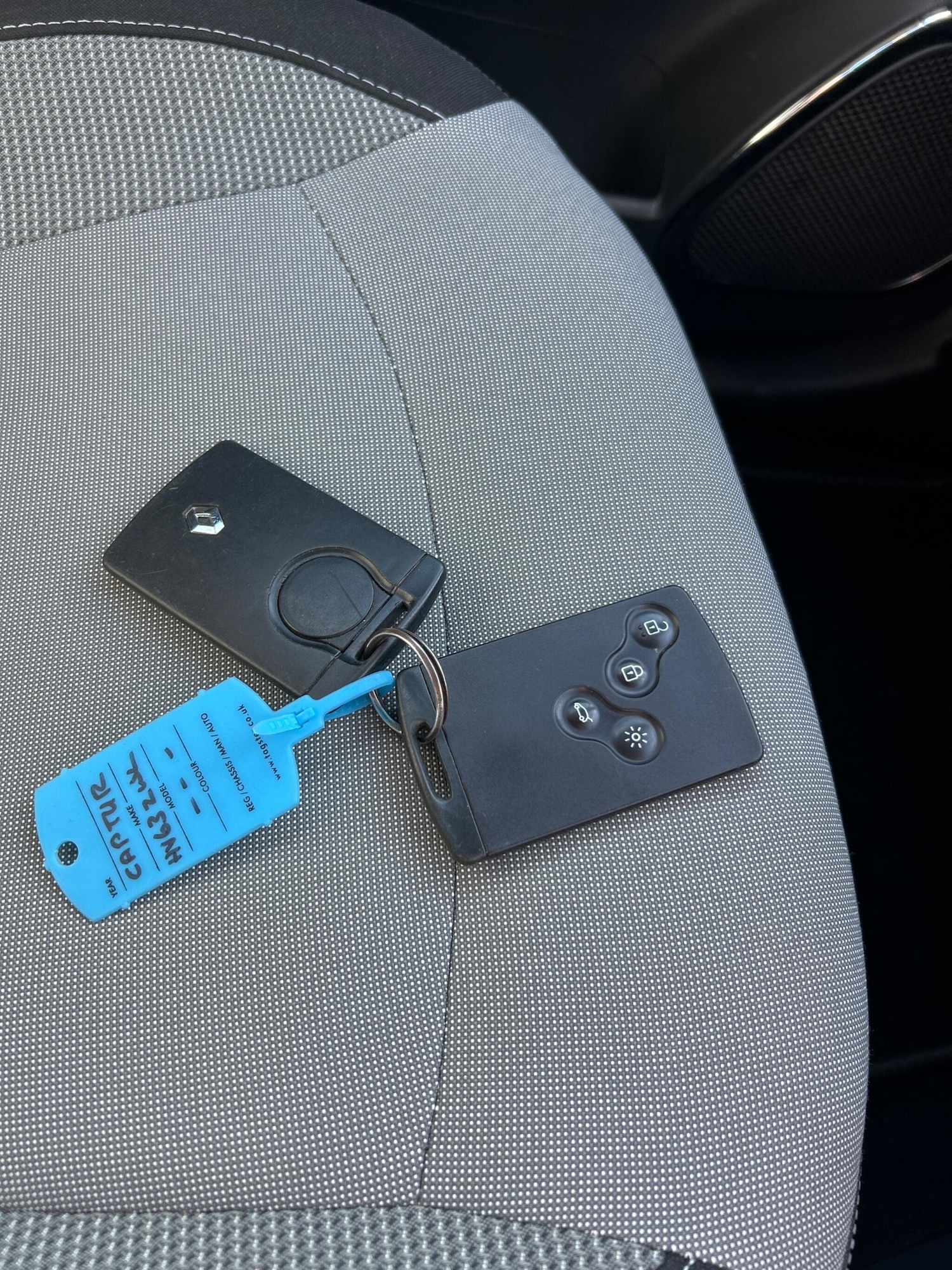 Used Renault Captur for sale - 78116020: Photo 33