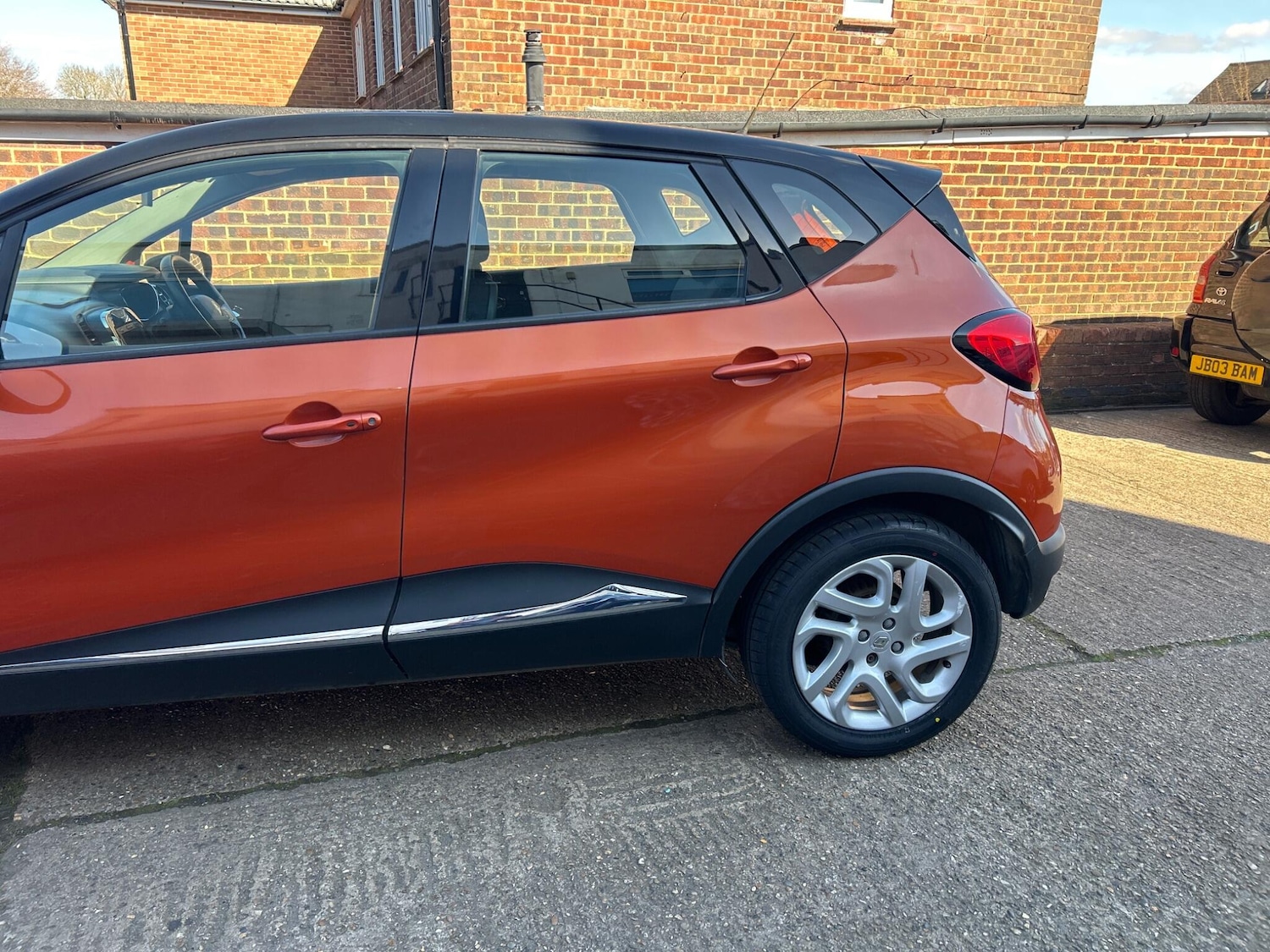 Used Renault Captur for sale - 78116020: Photo 6