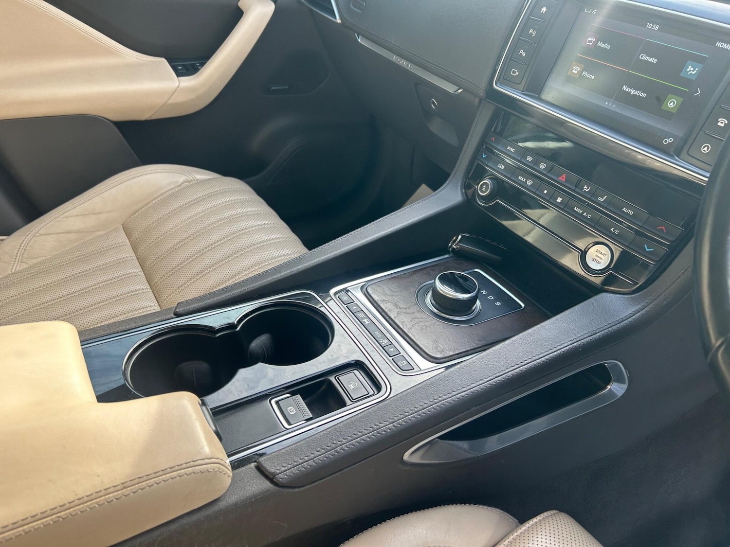 Used Jaguar F-Pace 2016 for sale - 76993744: Photo 13