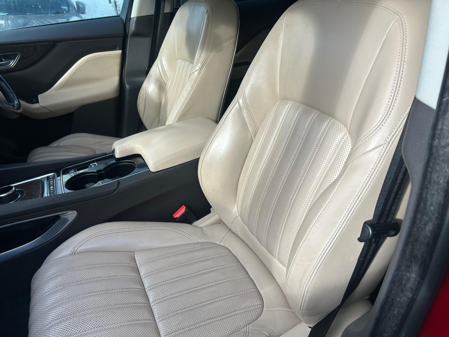 Used Jaguar F-Pace 2016 for sale - 76993744: Photo 34