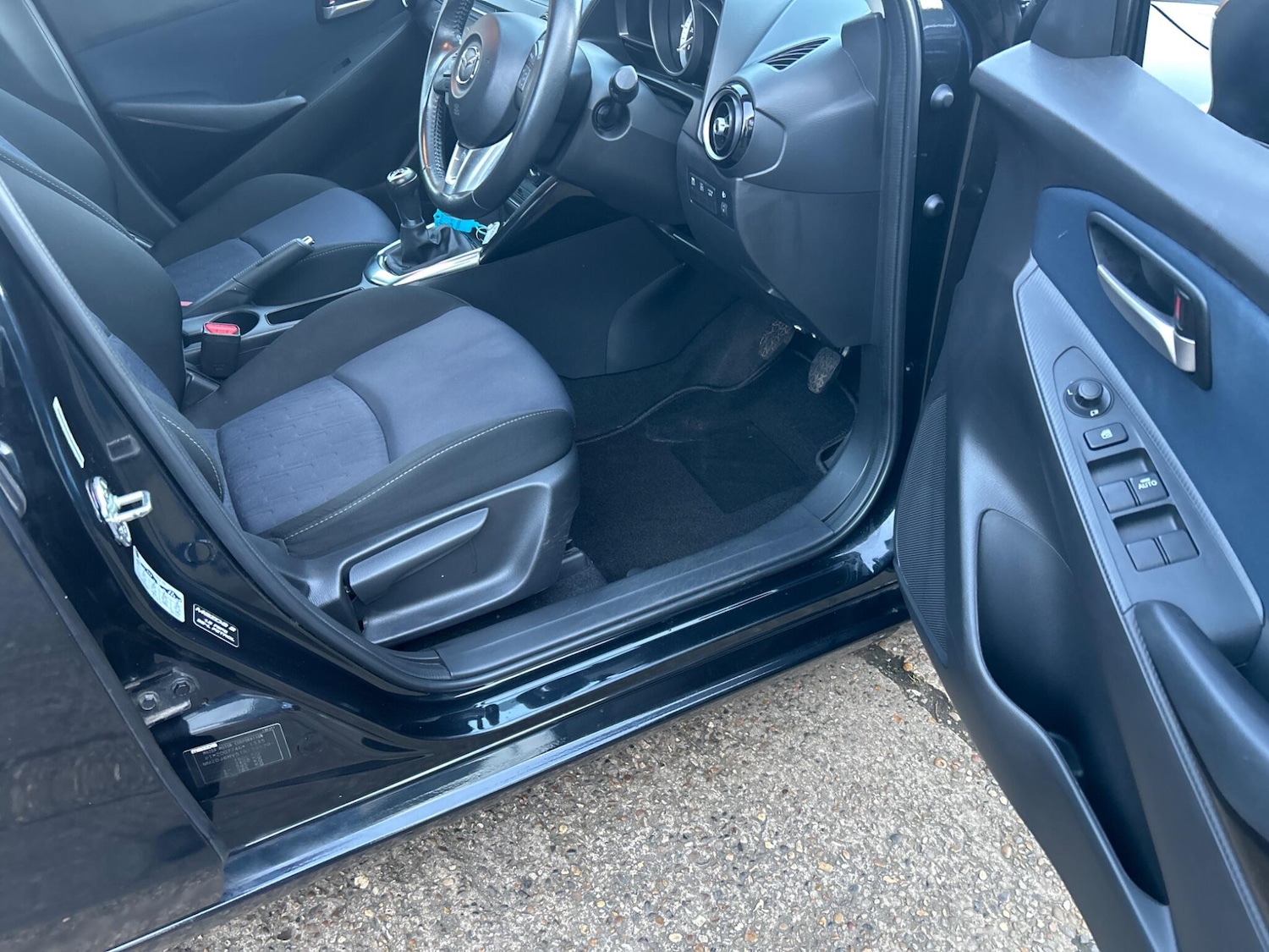 Used Mazda Mazda2 2017 for sale - 77658105: Photo 19