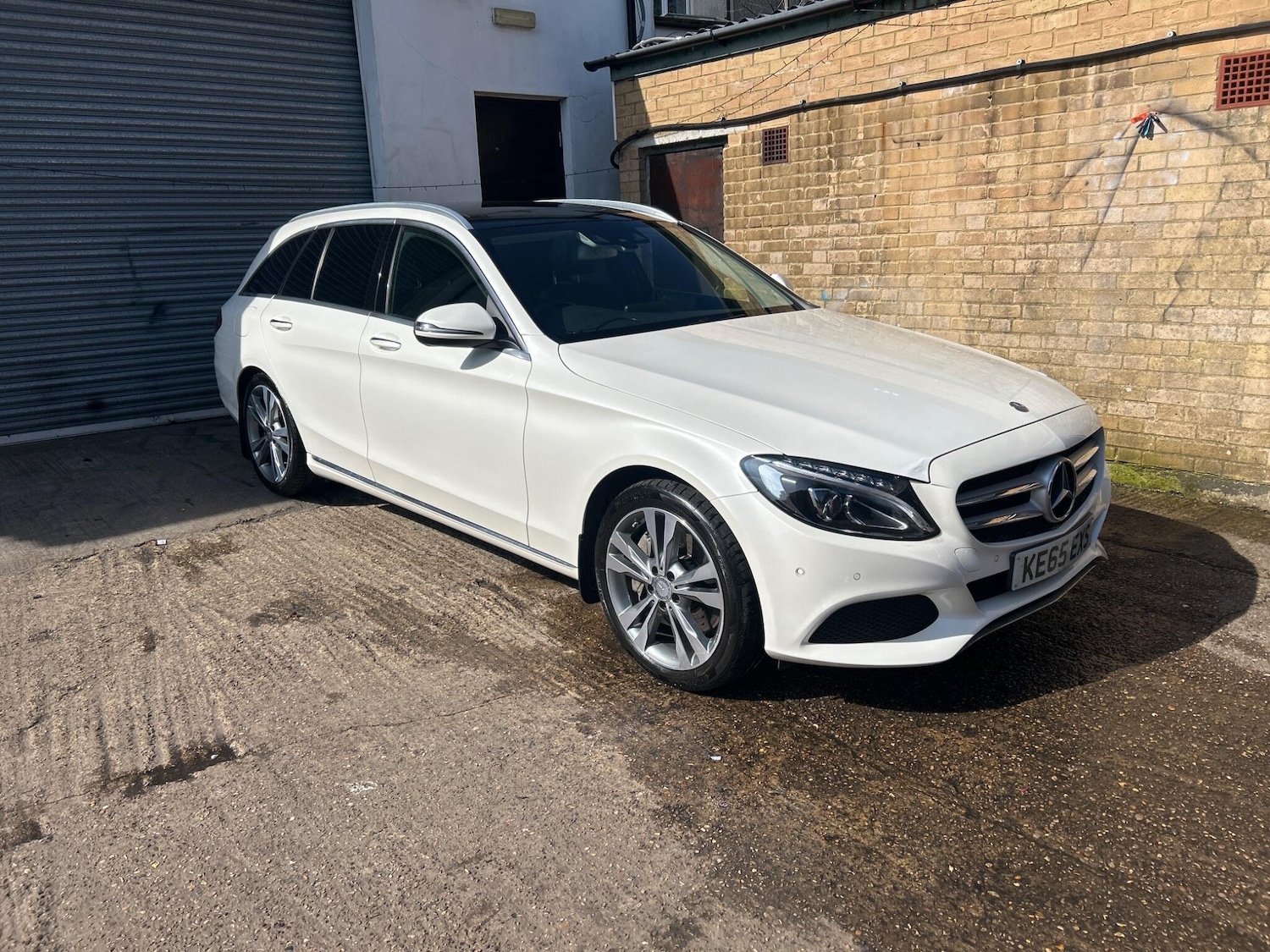 Used Mercedes-Benz C Class 2016 for sale - 77978323: Photo 1