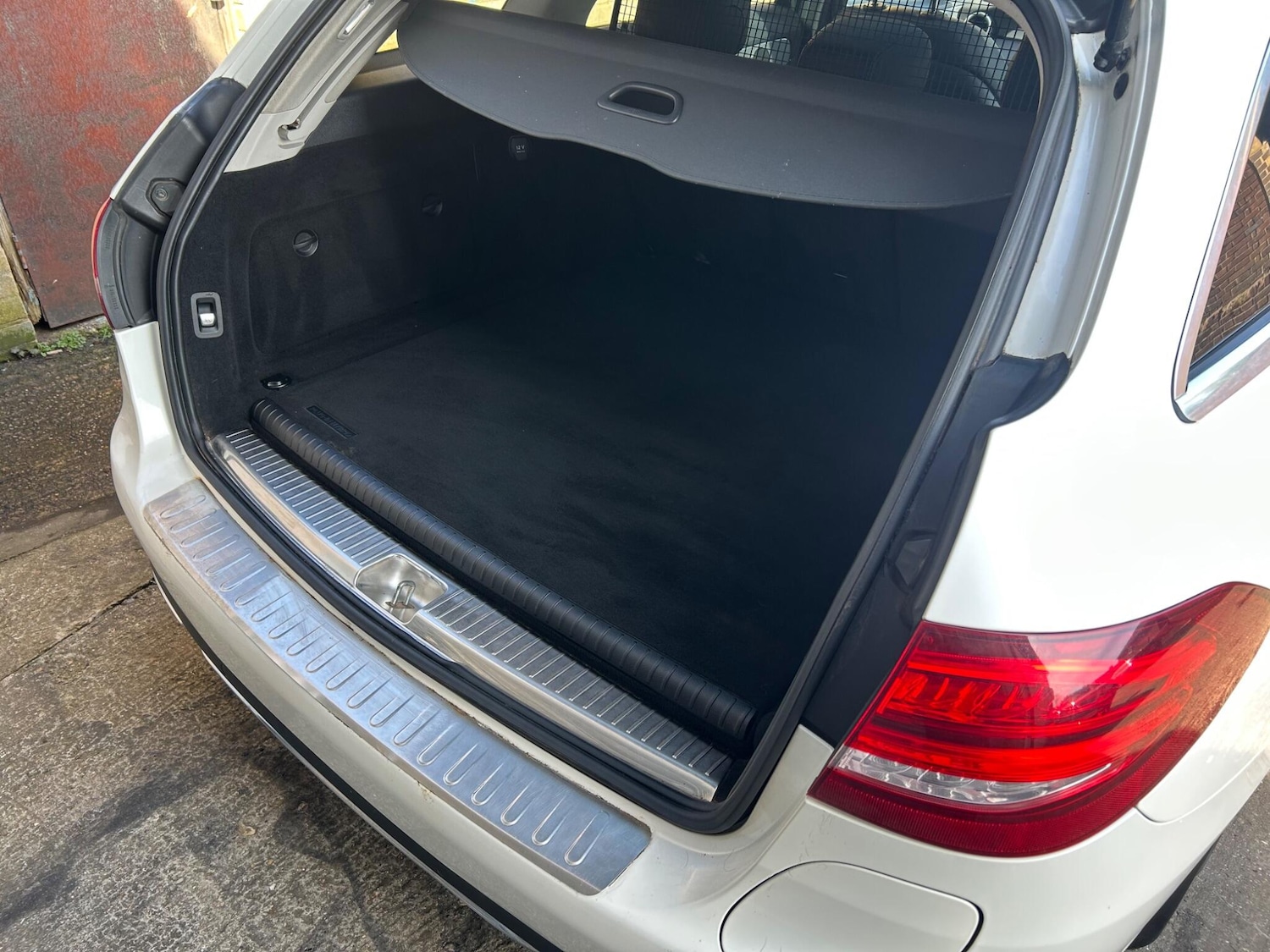 Used Mercedes-Benz C Class 2016 for sale - 77978323: Photo 23