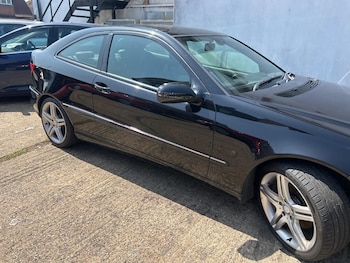 Used Mercedes-Benz CLC 2009 for sale - 75562950: Photo