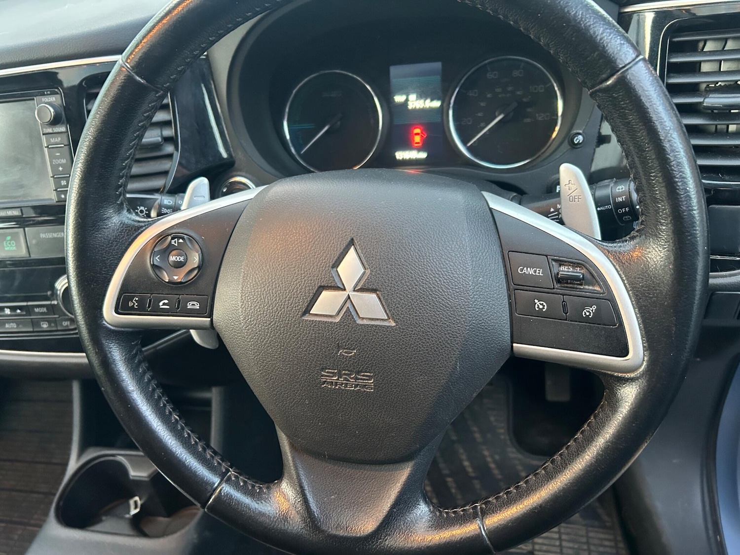 Used Mitsubishi Outlander 2015 for sale - 76899597: Photo 26