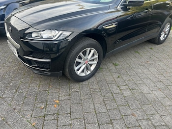 Used Jaguar F-Pace 2018 for sale - 76458040: Photo