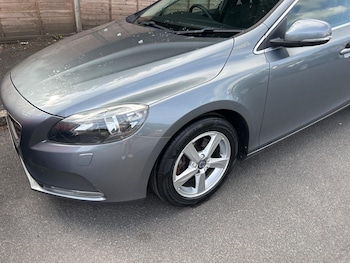 Used Volvo V40 2015 for sale - 79621521: Photo