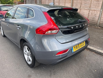 Used Volvo V40 2015 for sale - 79621521: Photo
