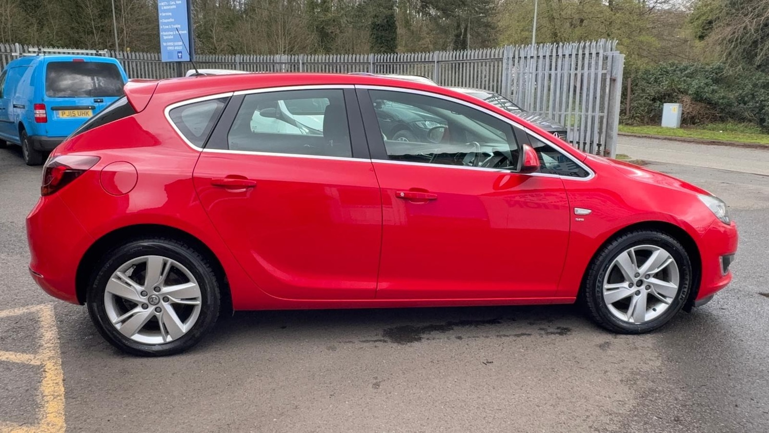 Used Vauxhall Astra 2013 for sale - 78012805: Photo 2