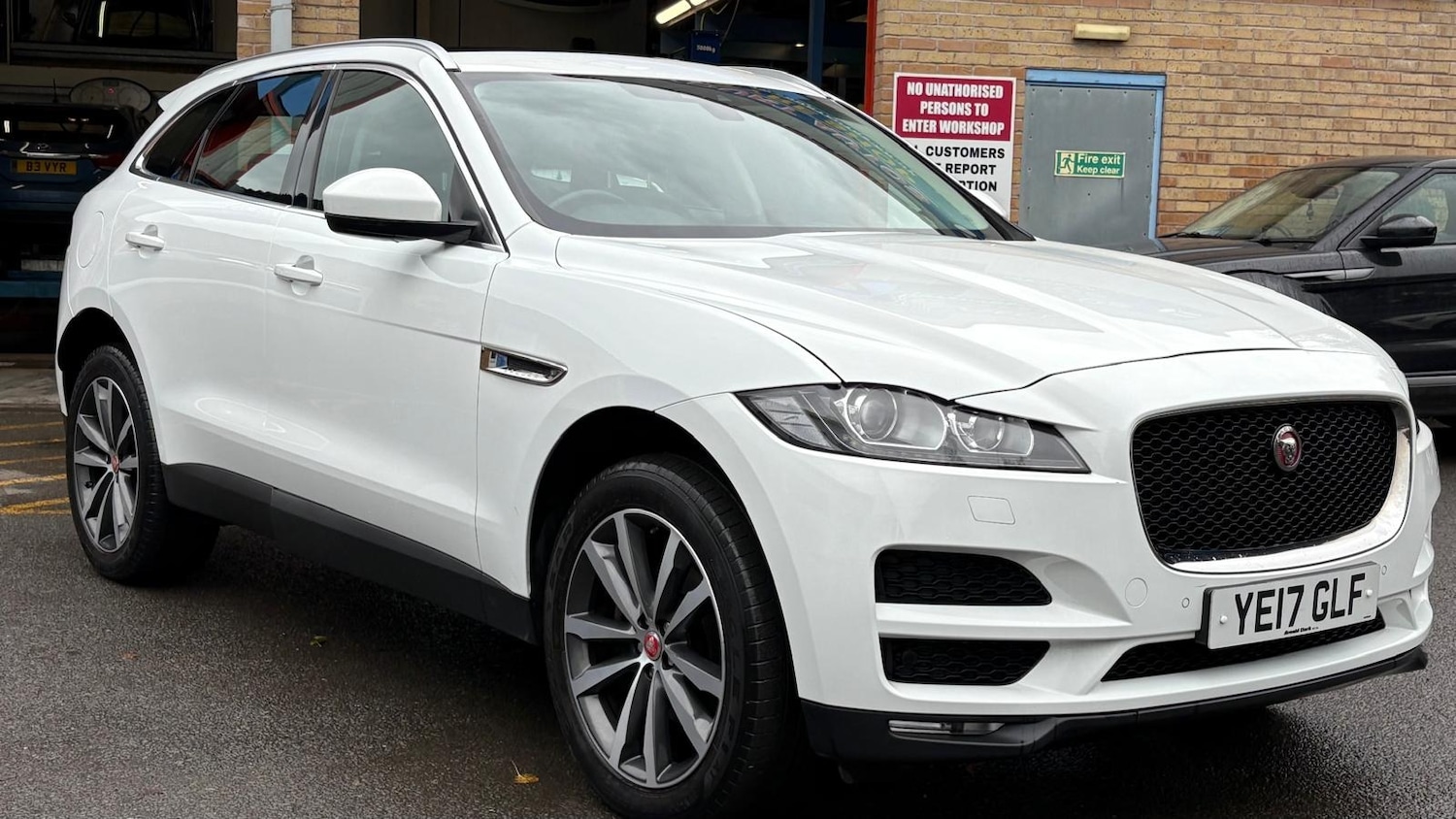 Used Jaguar F-Pace 2017 for sale - 76531463: Photo 1