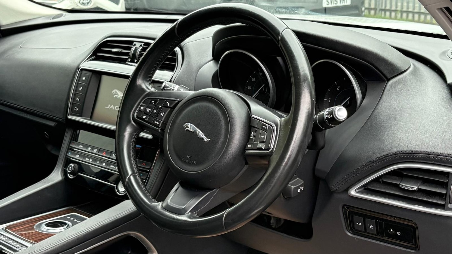 Used Jaguar F-Pace 2017 for sale - 76531463: Photo 18