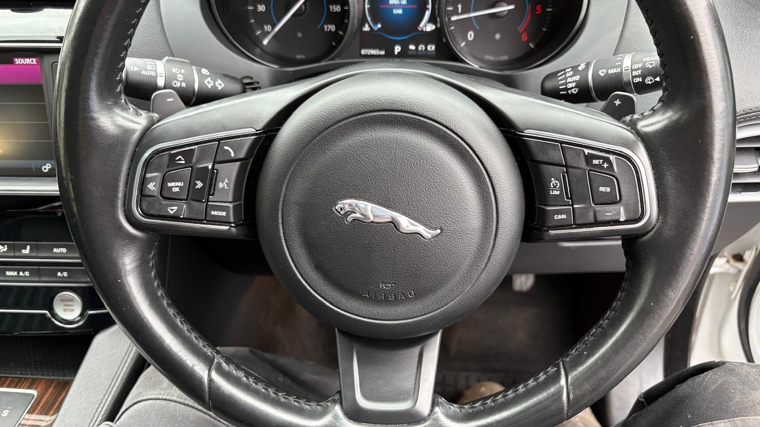 Used Jaguar F-Pace 2017 for sale - 76531463: Photo 22