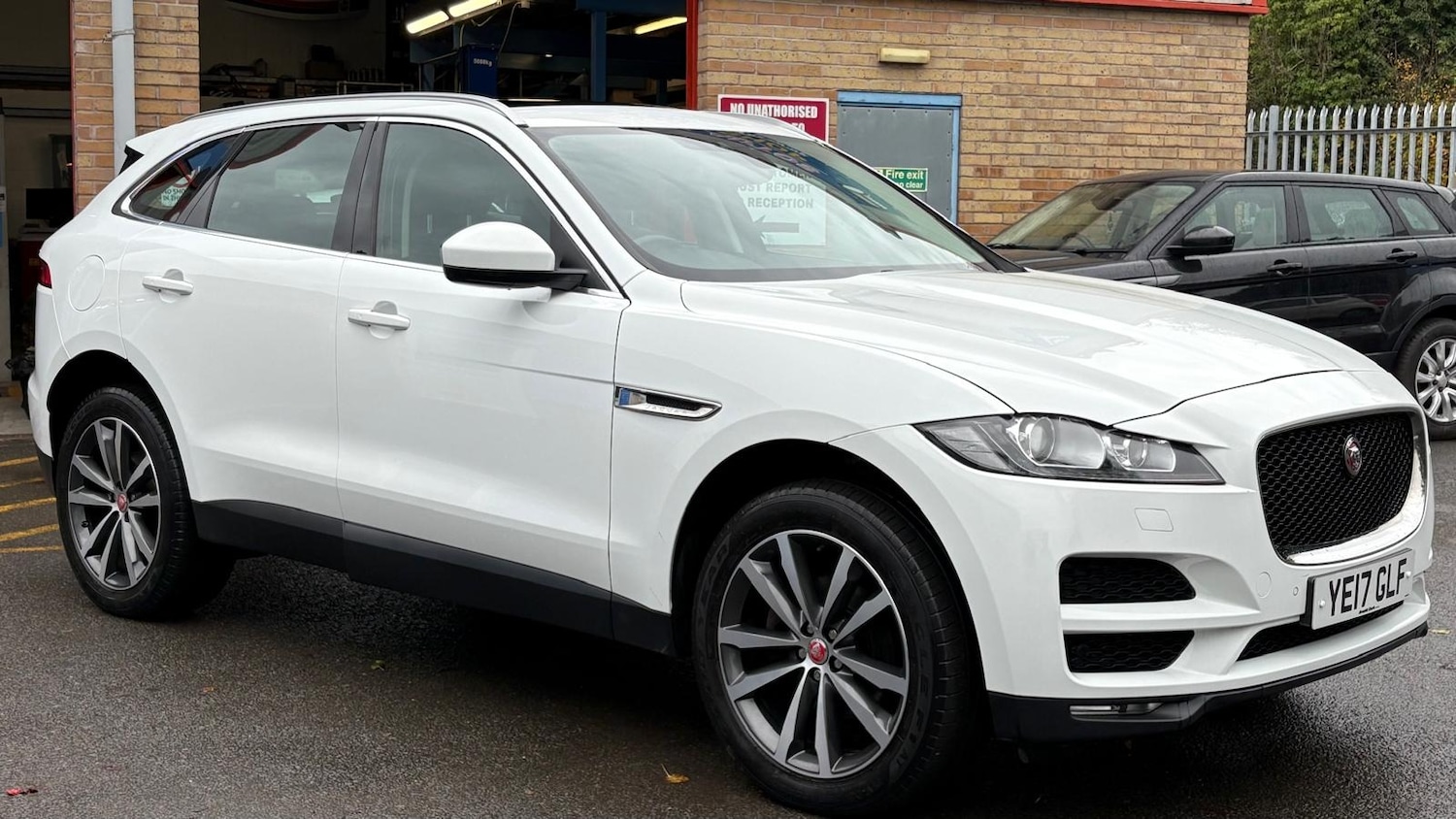 Used Jaguar F-Pace 2017 for sale - 76531463: Photo 3