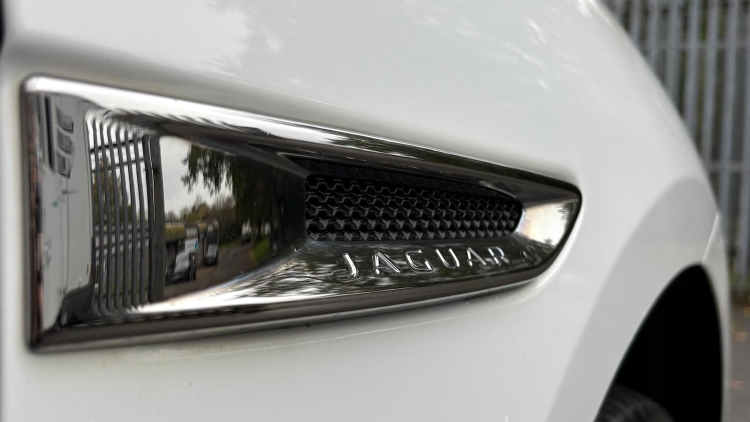 Used Jaguar F-Pace 2017 for sale - 76531463: Photo 4