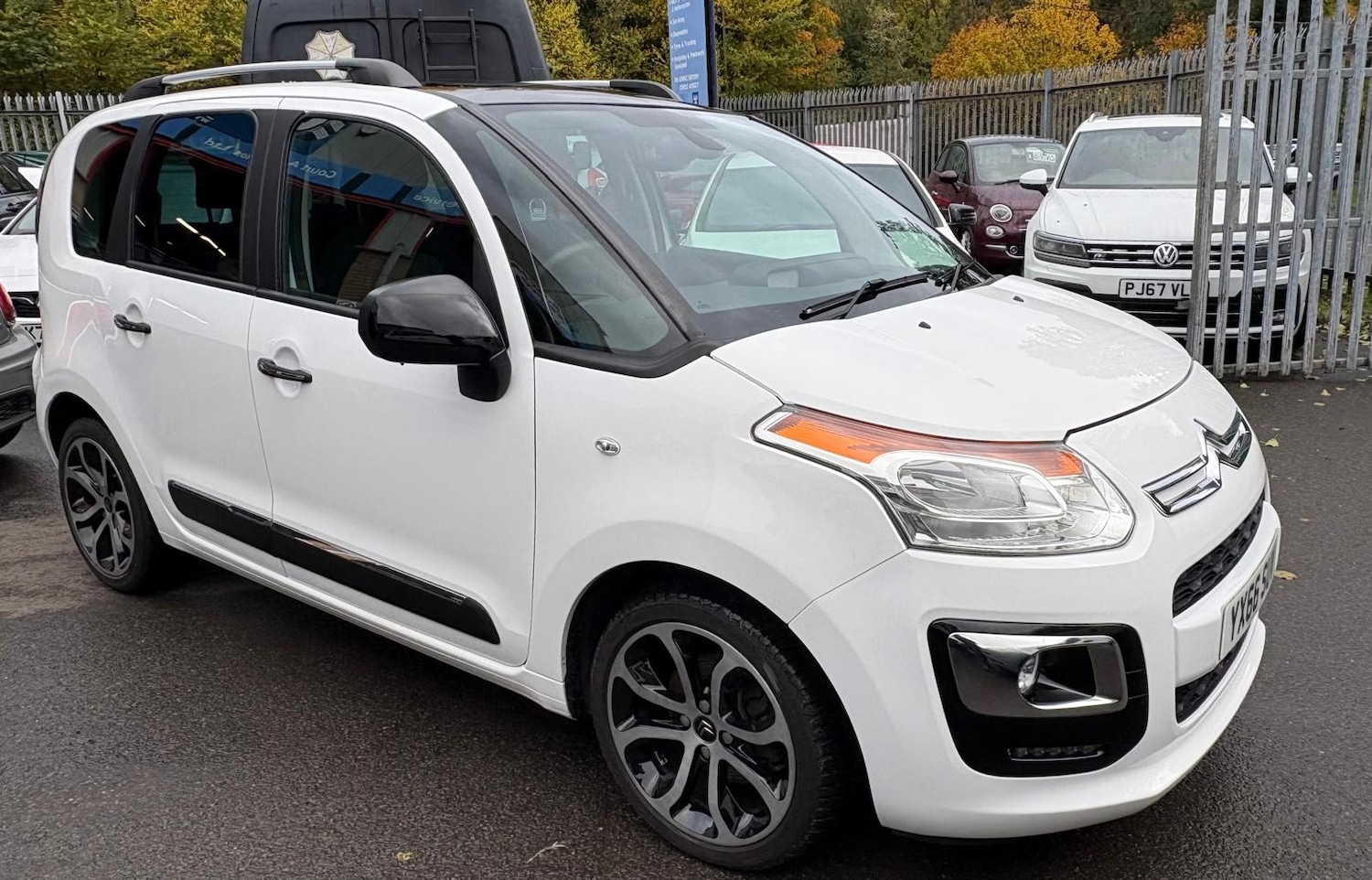 Used Citroen C3 Picasso 2016 for sale - 76476290: Photo 1