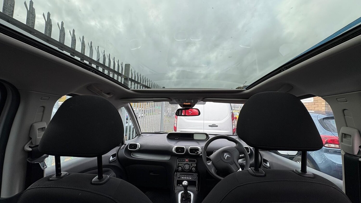 Used Citroen C3 Picasso 2016 for sale - 76476290: Photo 10