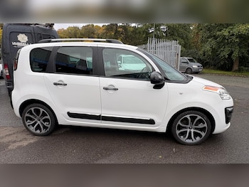 Used Citroen C3 Picasso 2016 for sale - 76476290: Photo